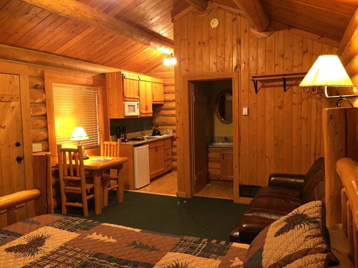 Somers Bay Log Cabin Lodging 호텔 외부 사진